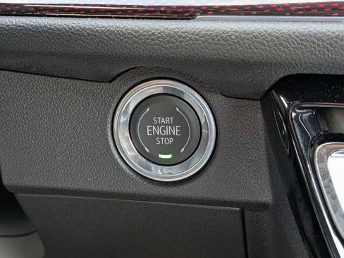 Used 2026 Chevrolet Traverse RS FWD image 30