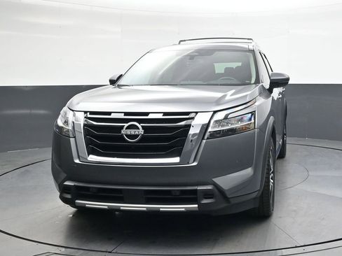 Used 2023 Nissan Pathfinder Platinum w/ Cargo Package image 9