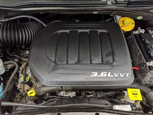 Used 2018 Dodge Grand Caravan SXT w/ Rear Park Assist Package image 24