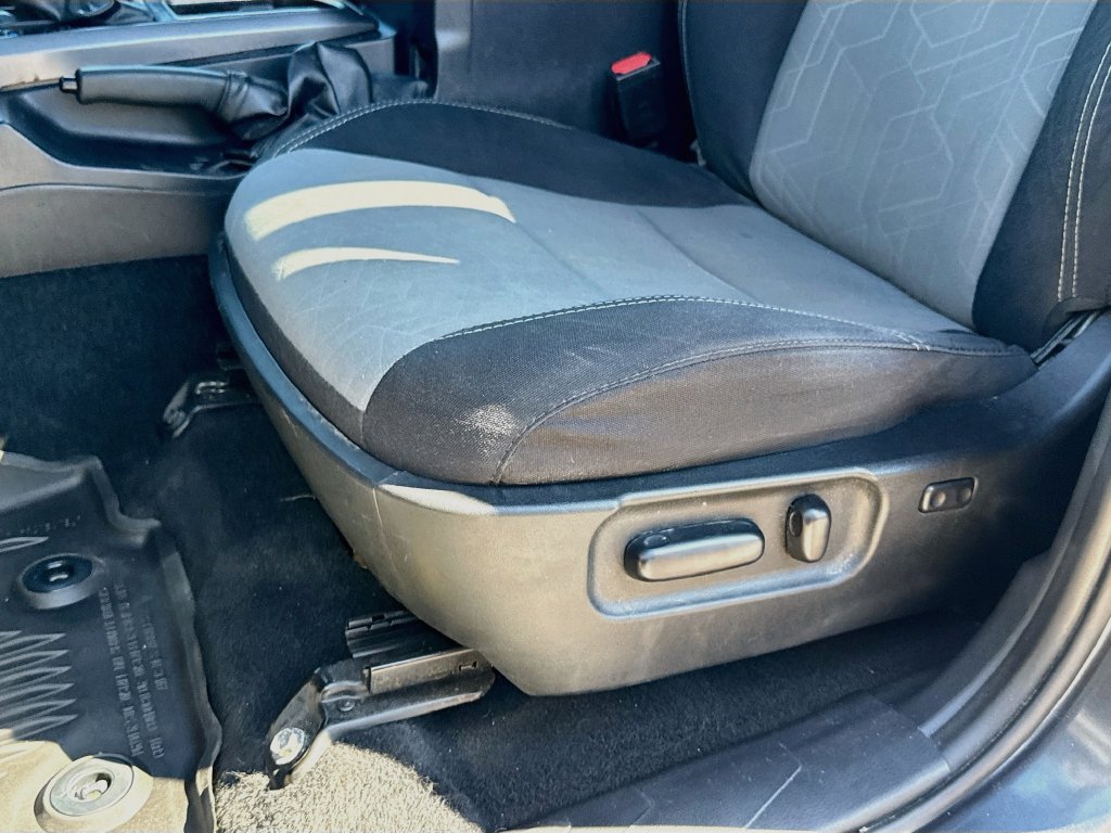 Used 2021 Toyota Tacoma TRD Off-Road AWD/4WD image 19
