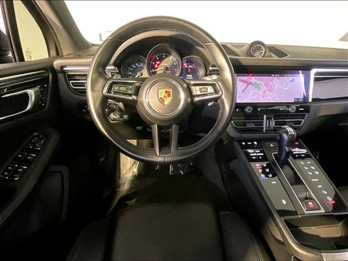Certified 2024 Porsche Macan AWD/4WD image 13