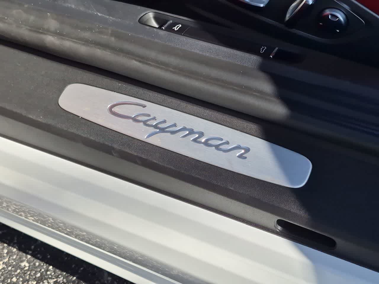 Used 2025 Porsche 718 Cayman RWD image 13