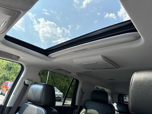 Used 2017 GMC Yukon SLT w/ Premium Edition AWD/4WD image 29