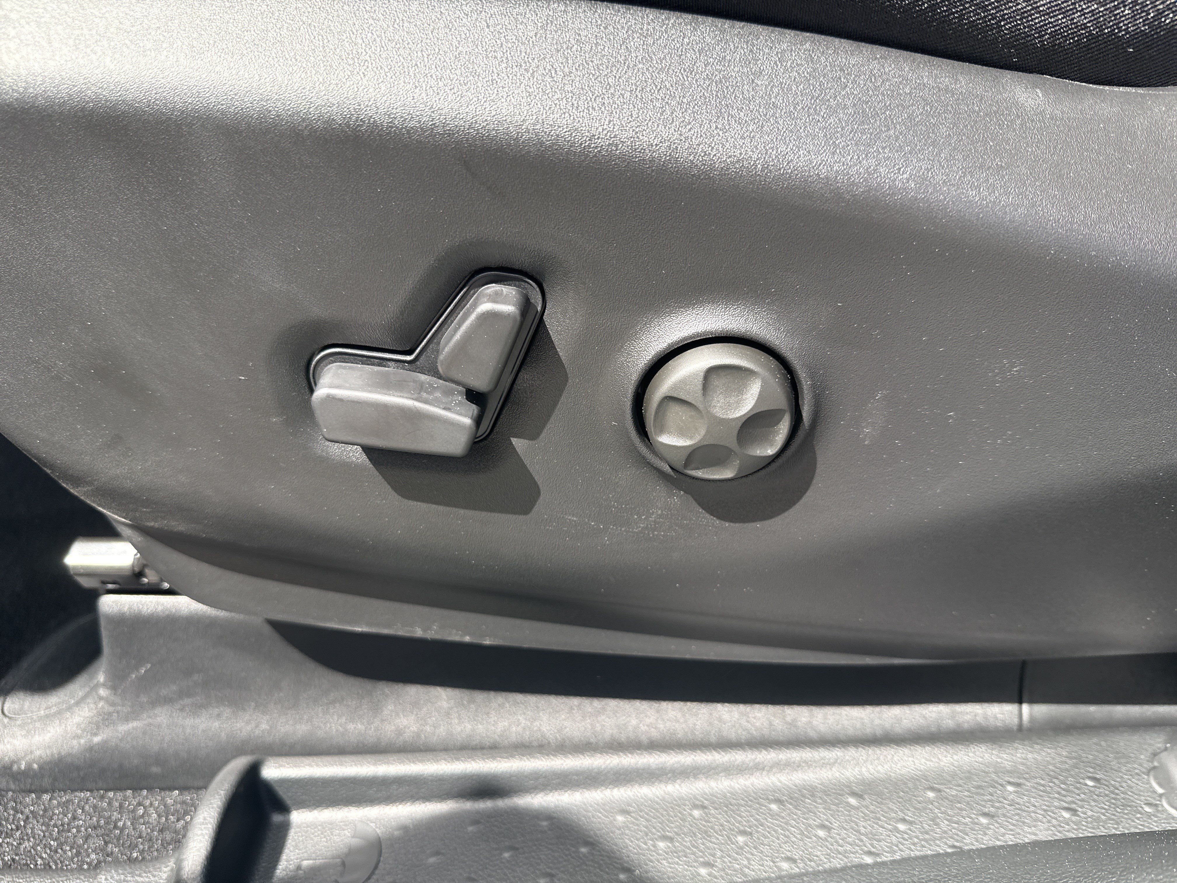 New 2026 Chrysler Pacifica Select FWD image 10