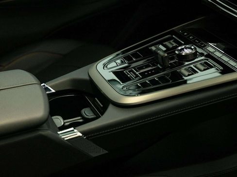 New 2026 Aston Martin DBX 707 image 34