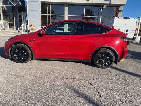 Used 2021 Tesla Model Y Long Range image 10