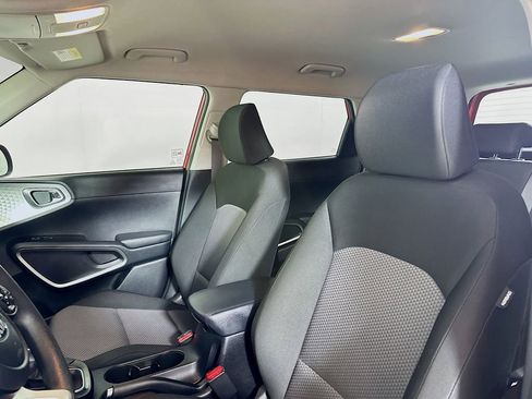 Used 2020 Kia Soul LX image 8