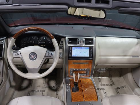 Used 2006 Cadillac XLR image 43