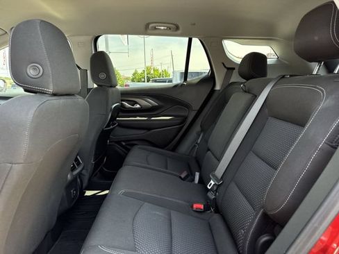 Used 2023 GMC Terrain SLE w/ Driver Convenience Package FWD image 9