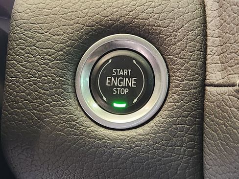 Used 2022 GMC Yukon Denali AWD/4WD image 22