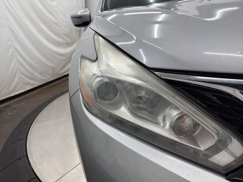 Used 2017 Nissan Murano S image 11