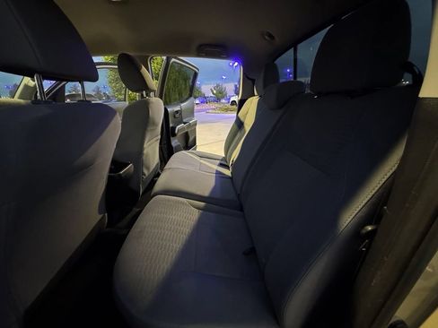 Used 2016 Toyota Tacoma SR5 w/ SR5 Appearance Package (SN) AWD/4WD image 26