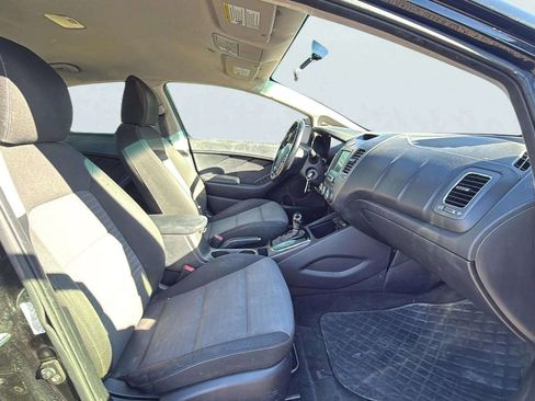 Used 2017 Kia Forte S image 15