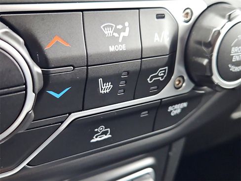 Used 2023 Jeep Wrangler Unlimited Sahara w/ Cold Weather Group image 19