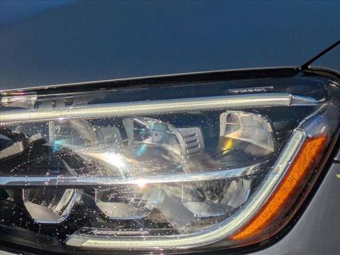 Used 2020 Mercedes-Benz GLC 300 4MATIC image 3