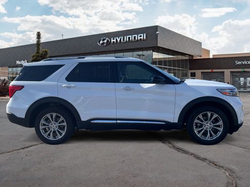 Used 2023 Ford Explorer Limited image 6