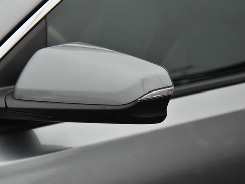 Used 2024 GMC Terrain SLT image 13