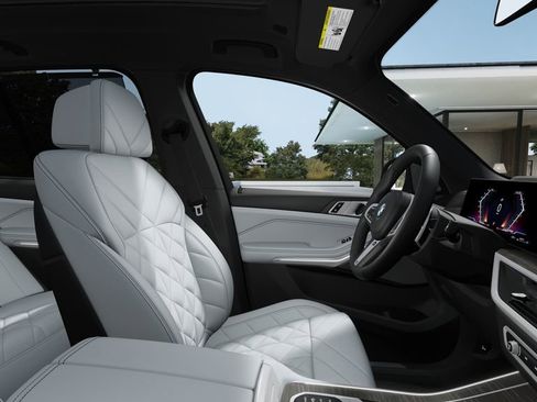 Used 2026 BMW X5 sDrive40i w/ M Sport Package image 38