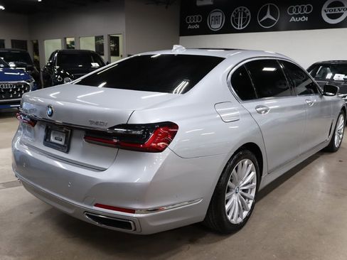 Used 2020 BMW 740i image 6