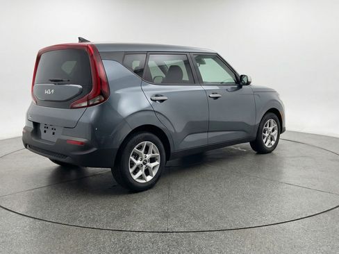 Used 2025 Kia Soul LX w/ LX Technology Package FWD image 9