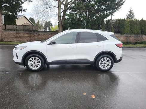 Certified 2023 Ford Escape Active image 2