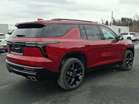 Used 2024 Chevrolet Traverse RS image 7