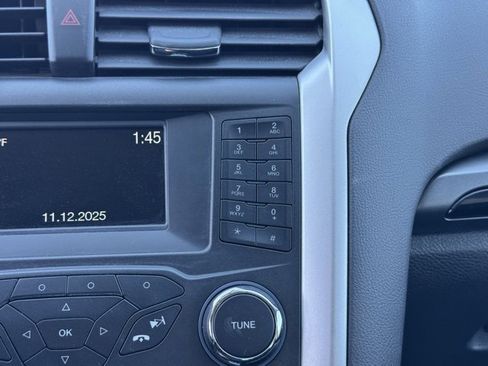 Used 2015 Ford Fusion SE w/ Equipment Group 201A image 12