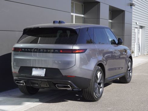 New 2025 Land Rover Range Rover Sport SE image 2