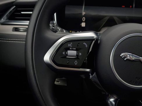 Used 2024 Jaguar F-PACE R-Dynamic S image 20