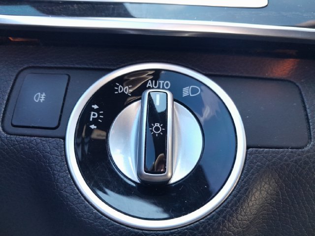 Used 2016 Mercedes-Benz E 350 4MATIC Wagon image 10