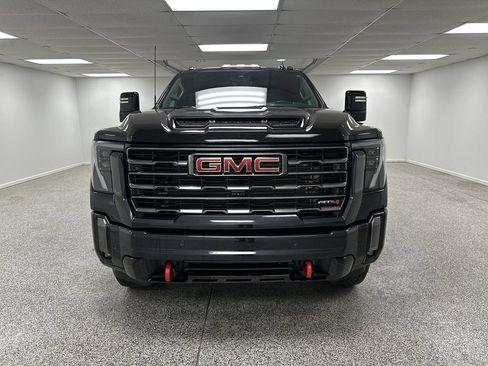 Used 2024 GMC Sierra 2500 AT4 w/ AT4 Premium Plus Package AWD/4WD image 3