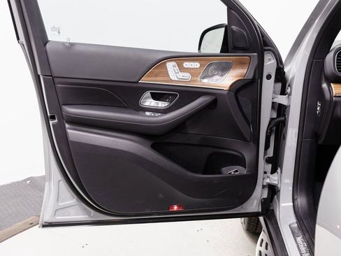 Used 2025 Mercedes-Benz GLE 450 4MATIC w/ AMG Line Exterior image 5
