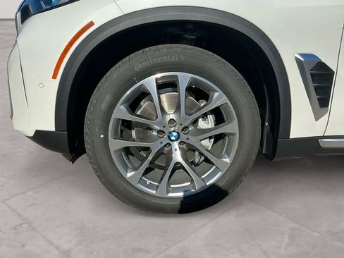 New 2026 BMW X5 xDrive40i AWD/4WD image 14