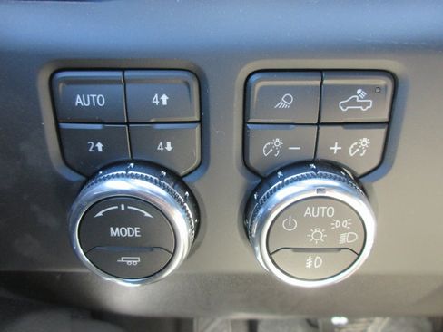 New 2026 GMC Sierra 3500 Denali w/ Denali Reserve Package image 18