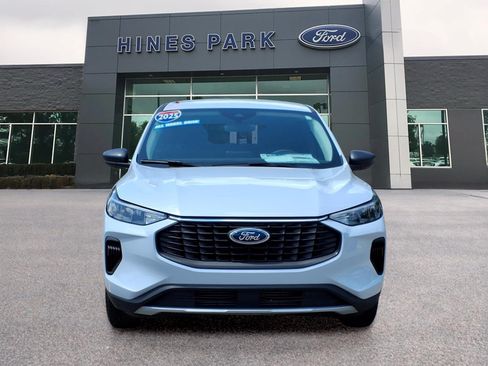 Used 2025 Ford Escape Active w/ Cold Weather Package AWD/4WD image 2