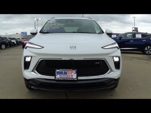 Used 2024 Buick Encore GX Sport Touring image 3