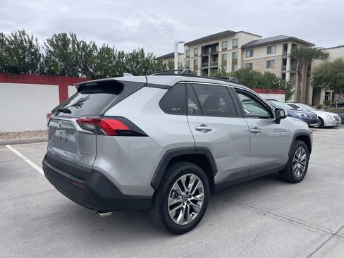 Used 2023 Toyota RAV4 XLE Premium image 2