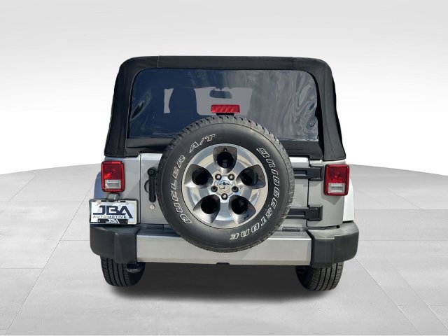 Used 2017 Jeep Wrangler Sahara w/ Connectivity Group AWD/4WD image 24