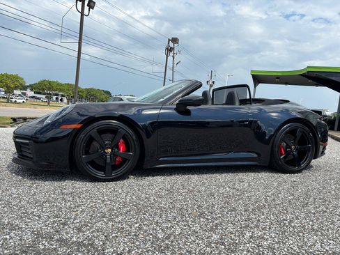 Used 2020 Porsche 911 Carrera S w/ Sport Package RWD image 3