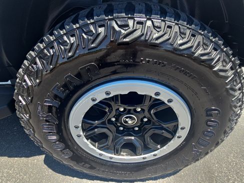 Used 2023 Ford Bronco Outer Banks w/ Sasquatch Package AWD/4WD image 28