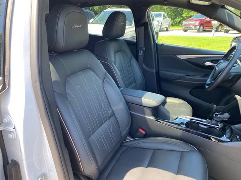 Used 2025 Buick Envista Avenir FWD image 27