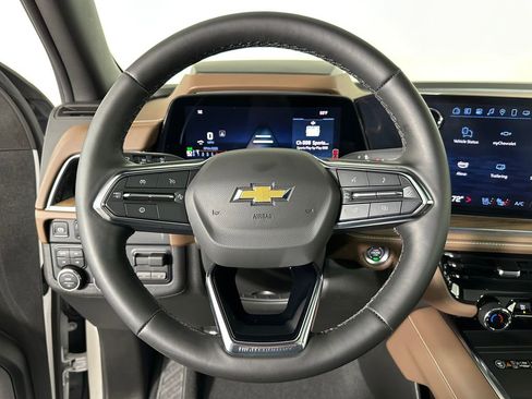 Used 2025 Chevrolet Tahoe High Country image 12