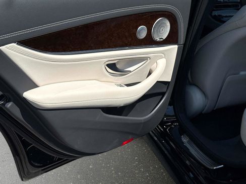 Used 2022 Mercedes-Benz E 350 Sedan image 12