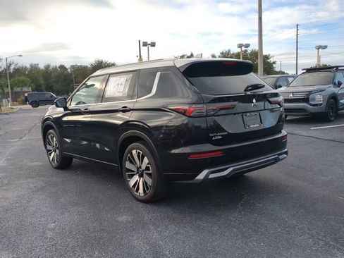 New 2025 Mitsubishi Outlander Platinum Edition image 4