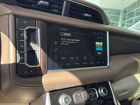 Used 2023 GMC Yukon Denali w/ Denali Reserve Package image 22