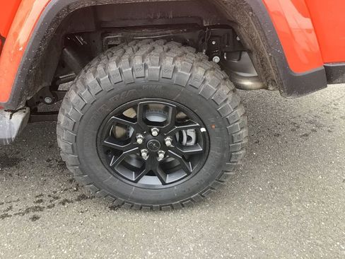 New 2025 Jeep Gladiator Sport image 10