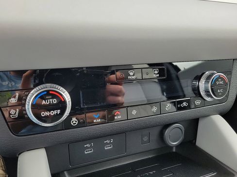 New 2025 Mitsubishi Outlander PLATINUM EDITION image 17