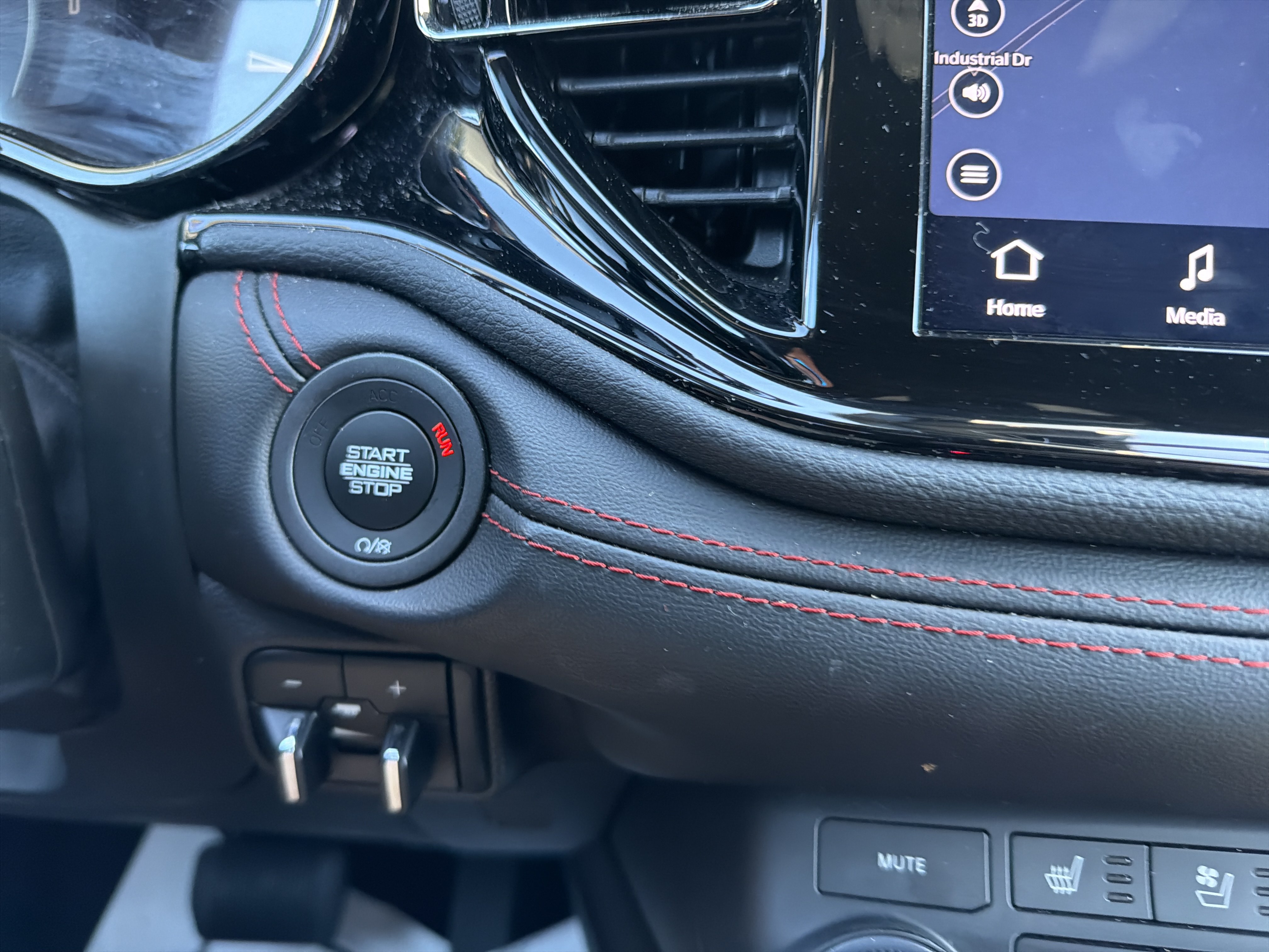 Used 2026 Dodge Durango GT AWD/4WD image 25