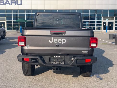 Used 2020 Jeep Gladiator Overland AWD/4WD image 5
