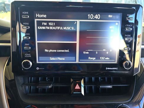 Used 2021 Toyota Corolla LE image 14